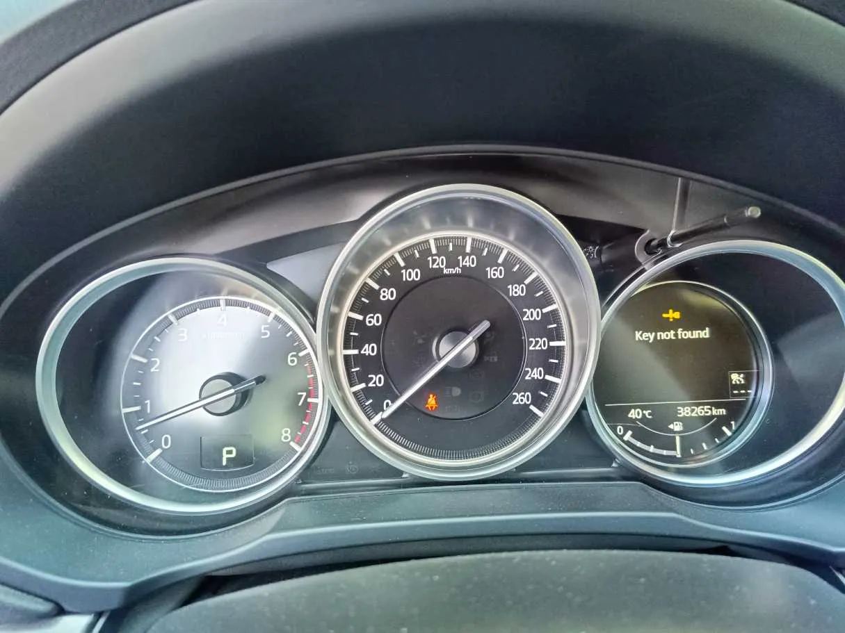 Car image 30
