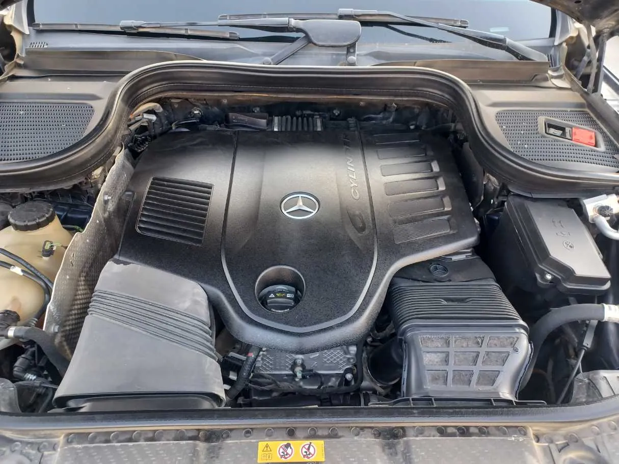 Car image 23