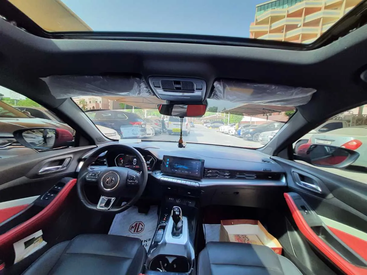 Car image 14