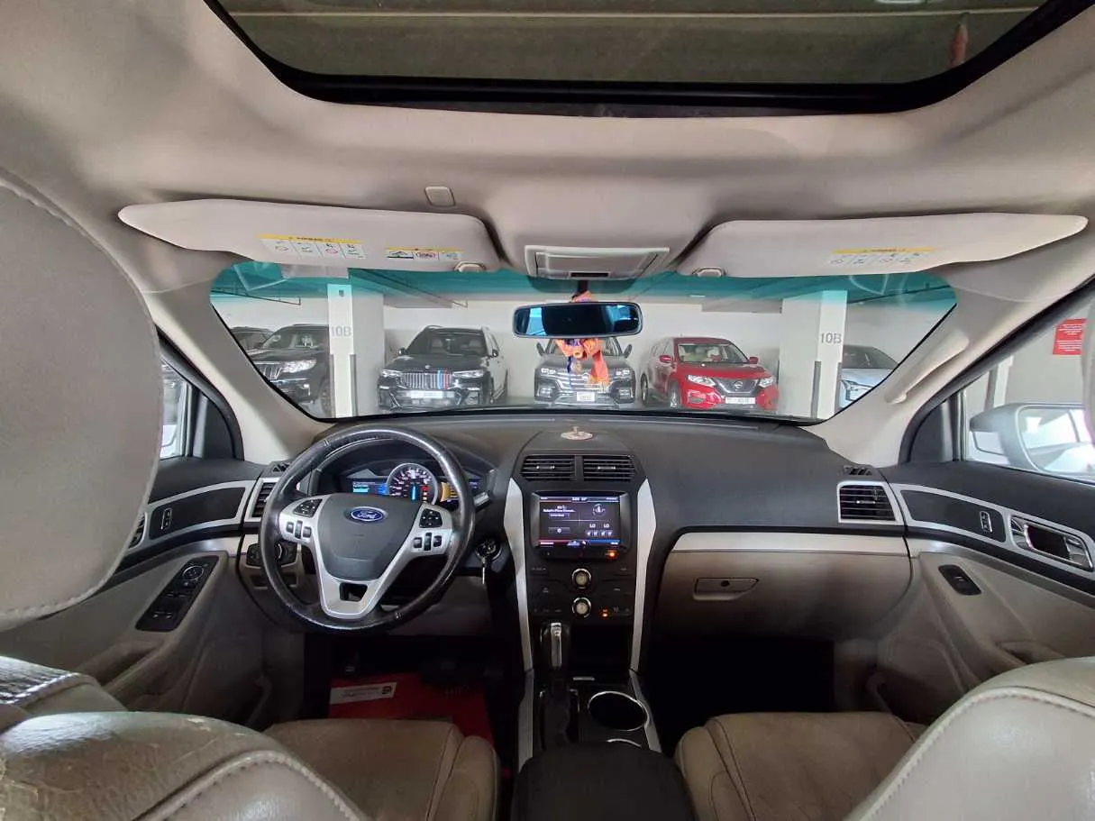 Car image 18