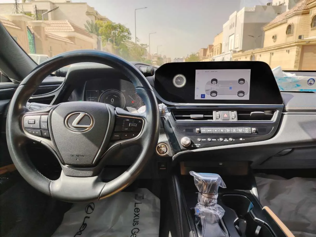 Car image 16