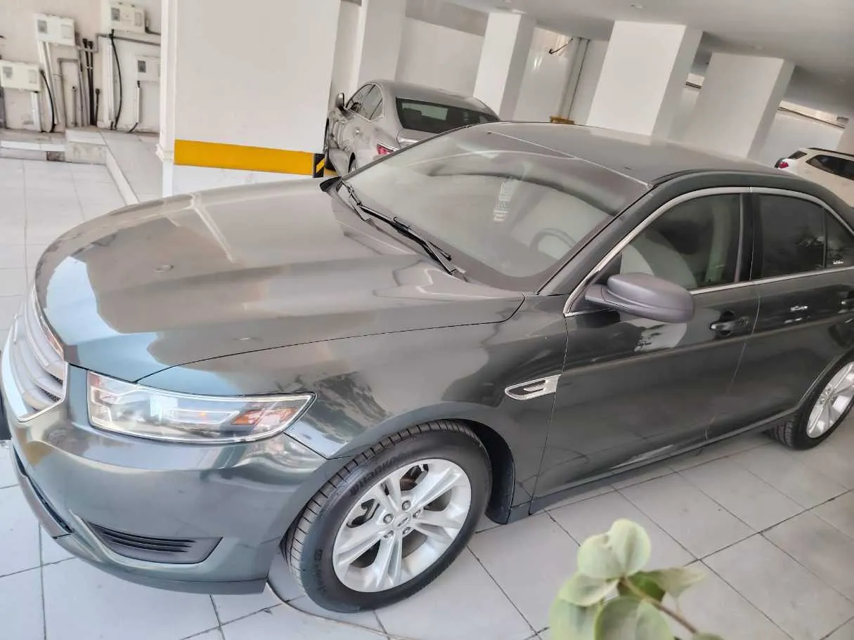 Car image 9
