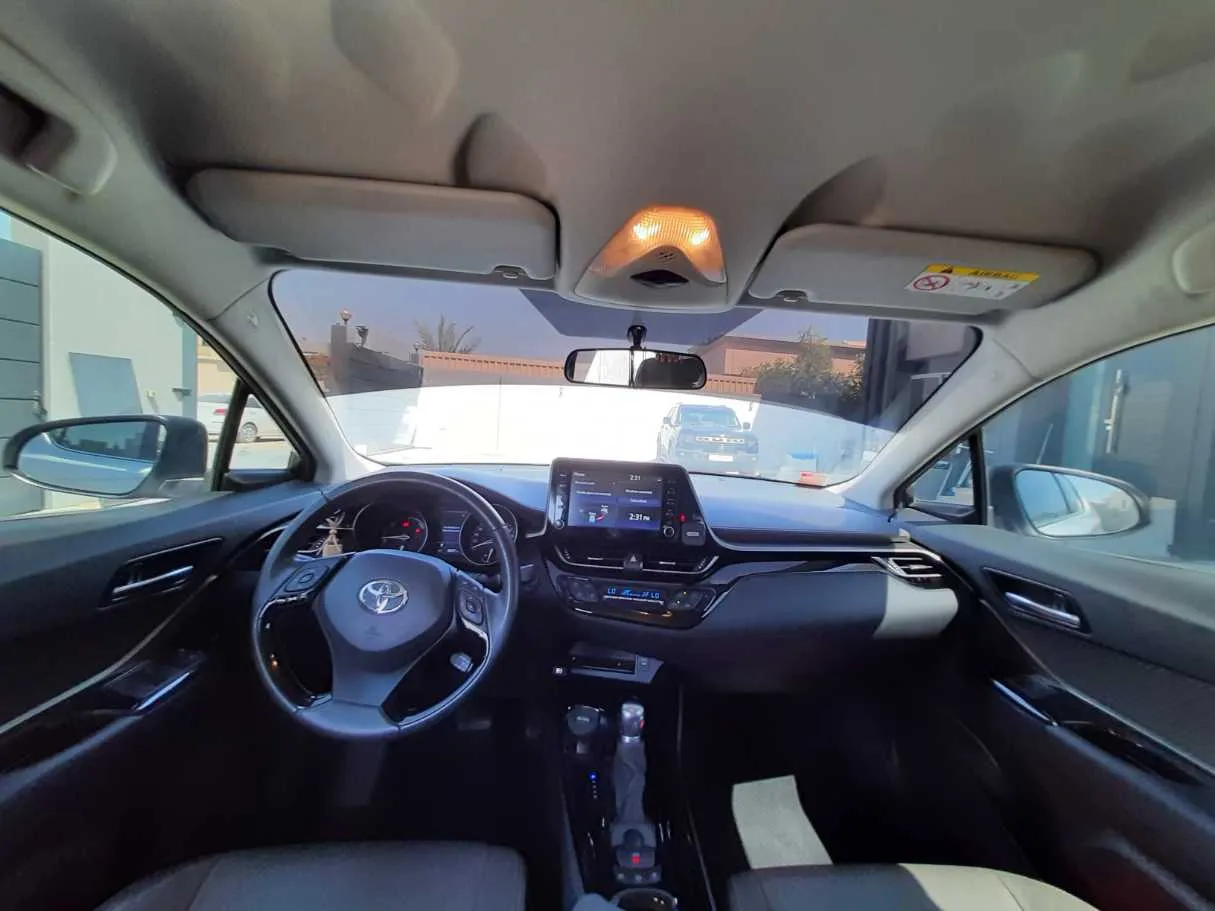 Car image 16