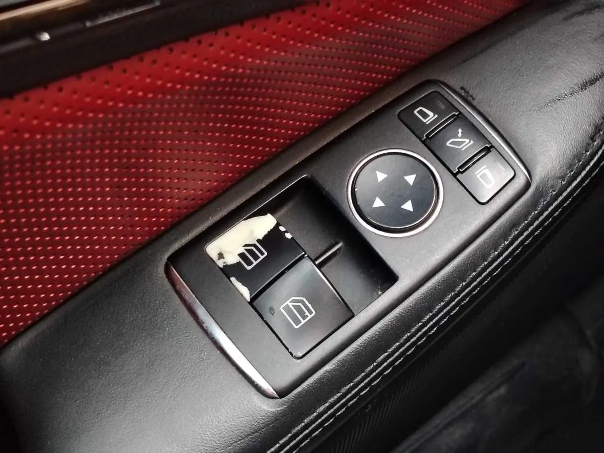 Car image 27