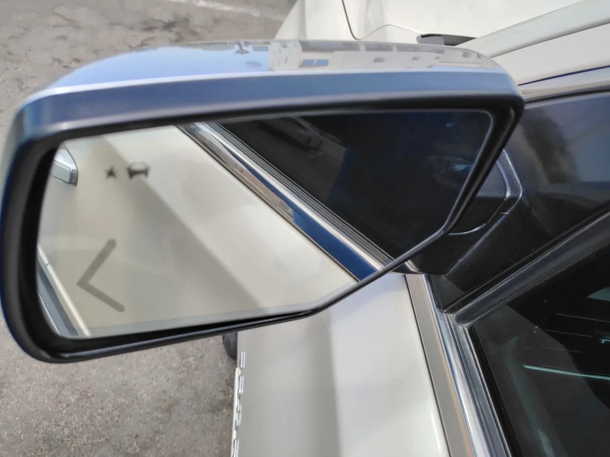 Car image 35