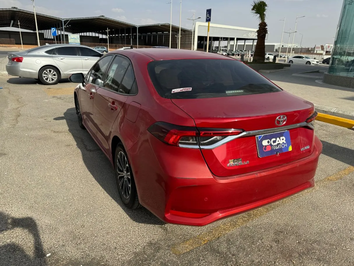 Car image 7