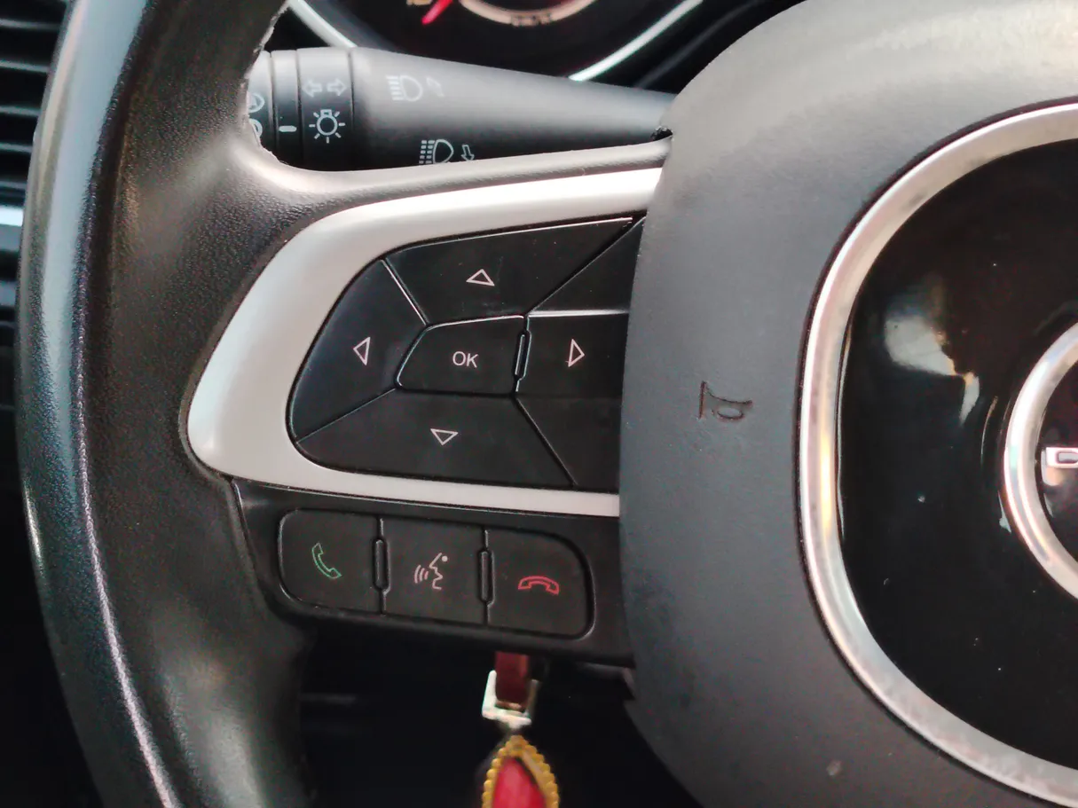 Car image 26