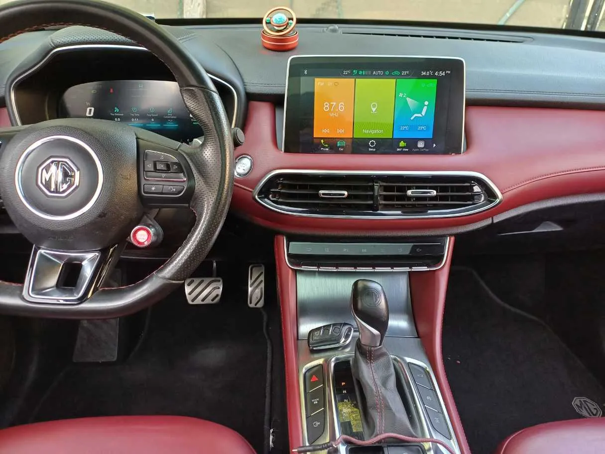 Car image 18