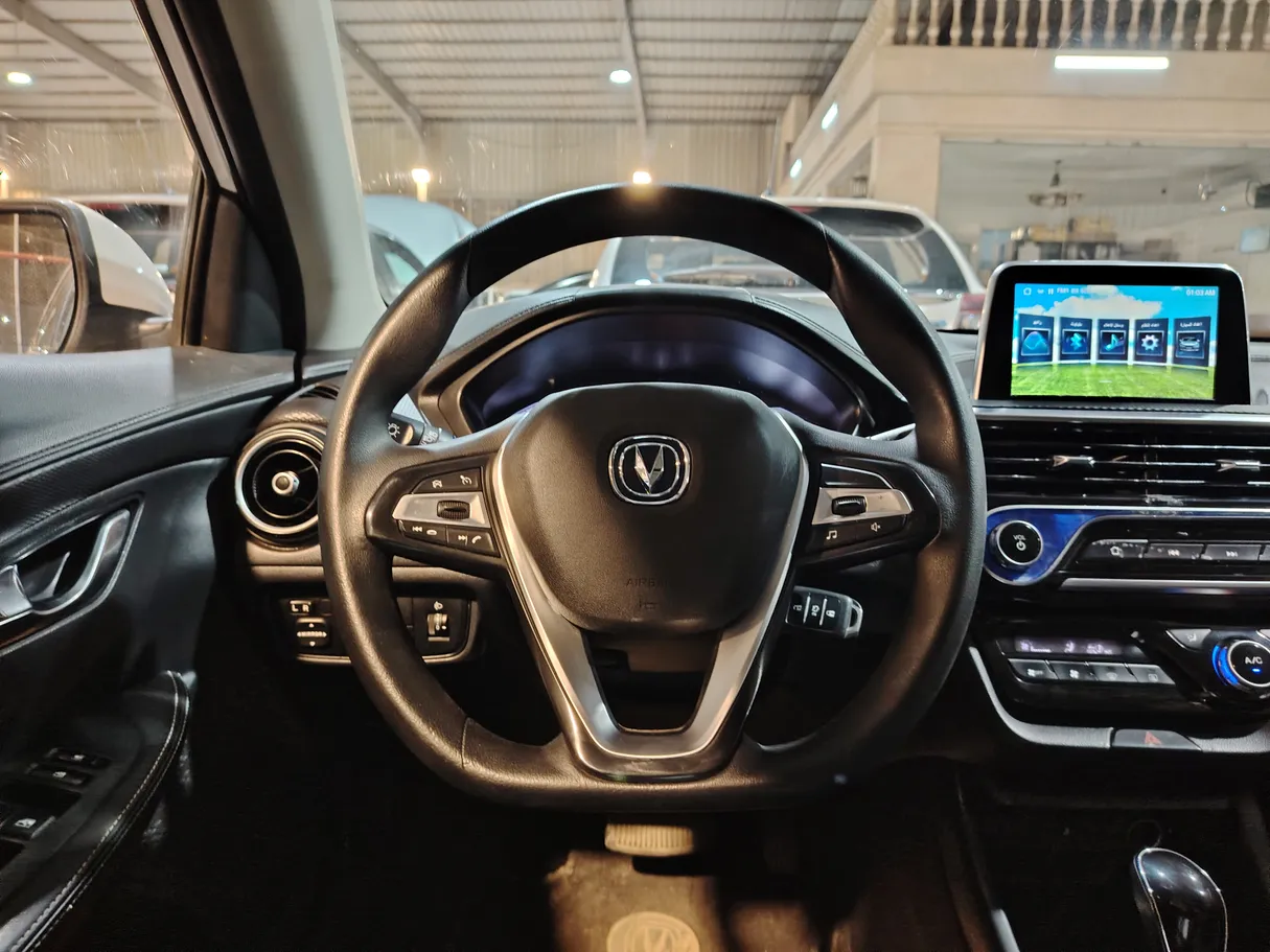 Car image 24