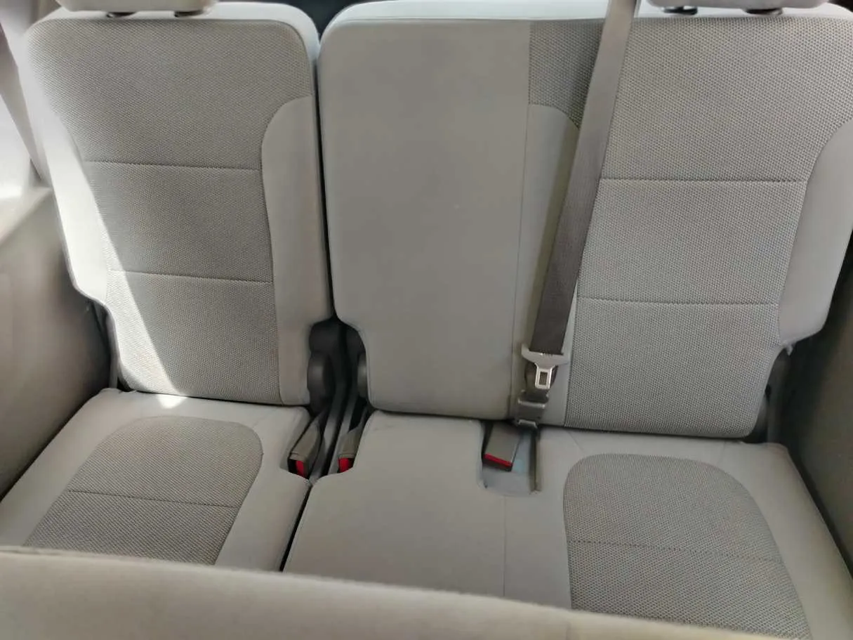 Car image 26