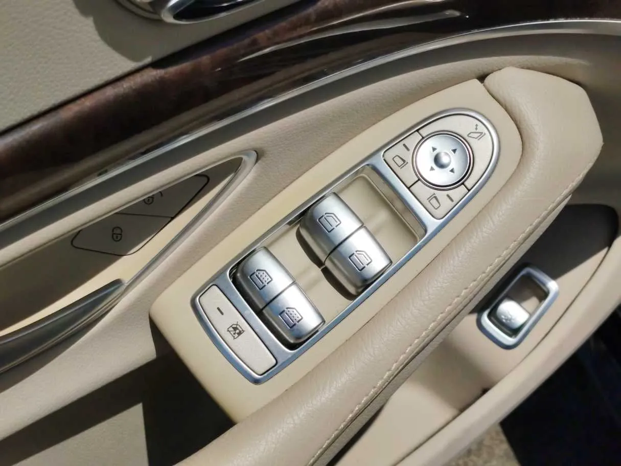 Car image 37