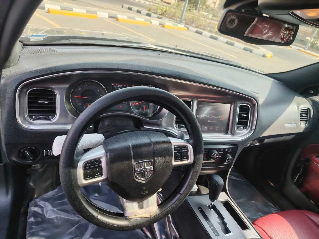 Car image 13