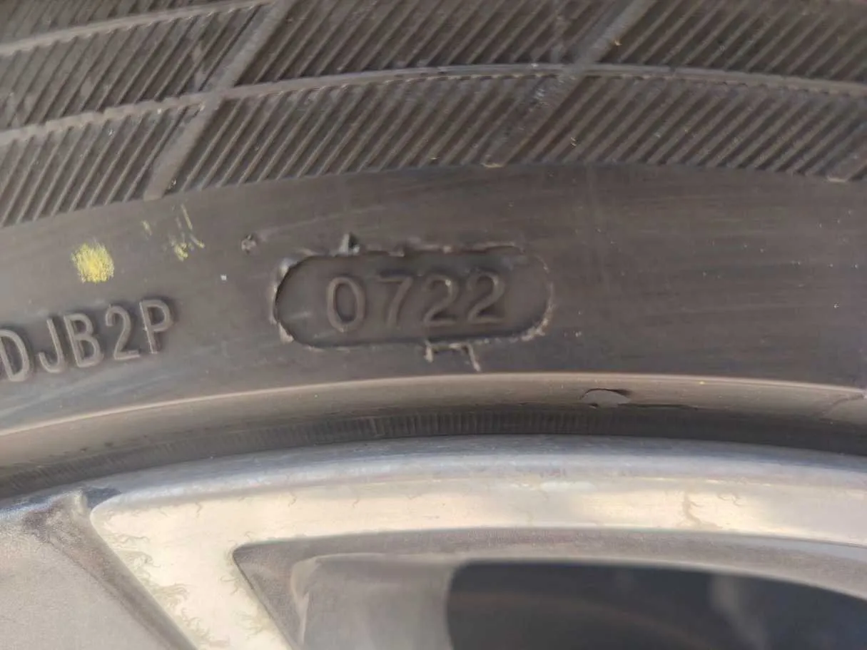 Car image 28