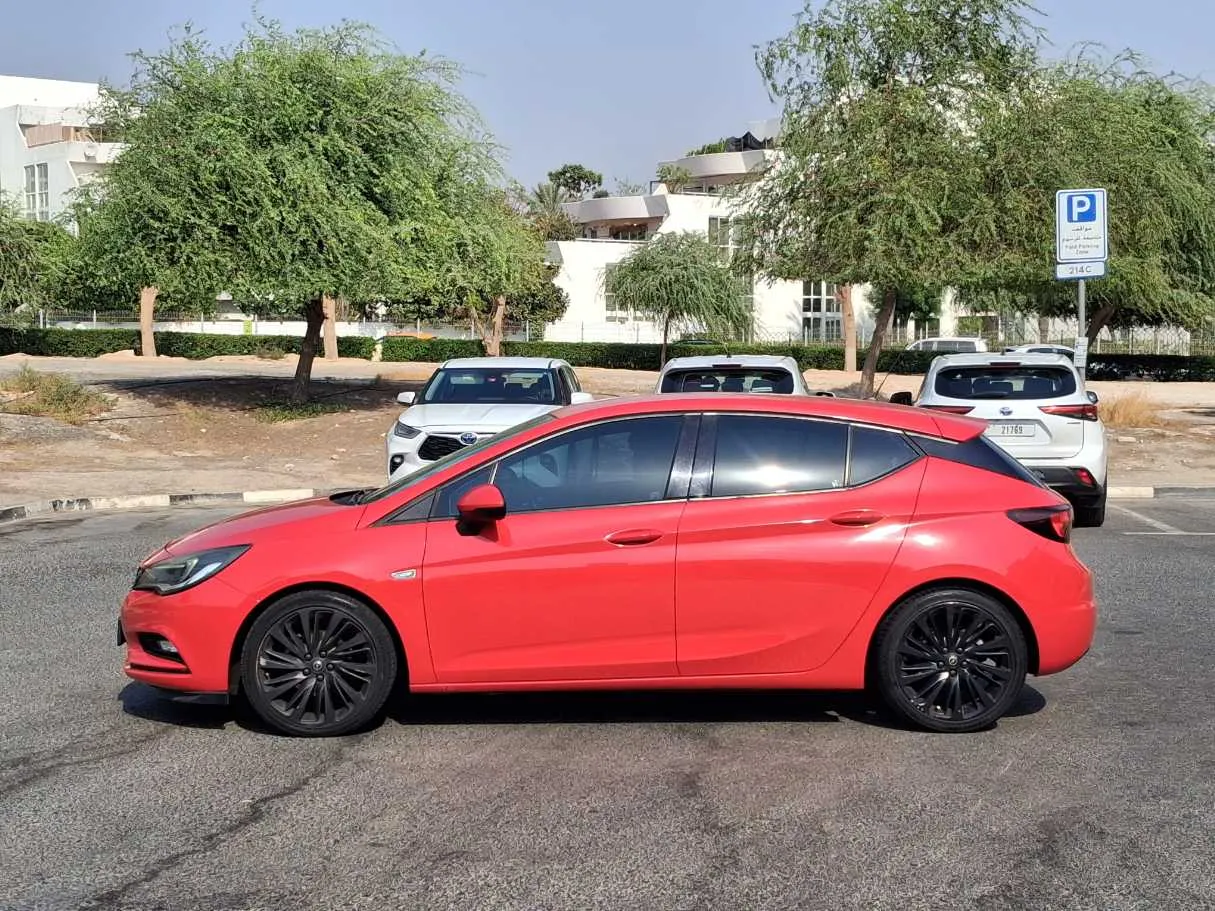 Car image 4
