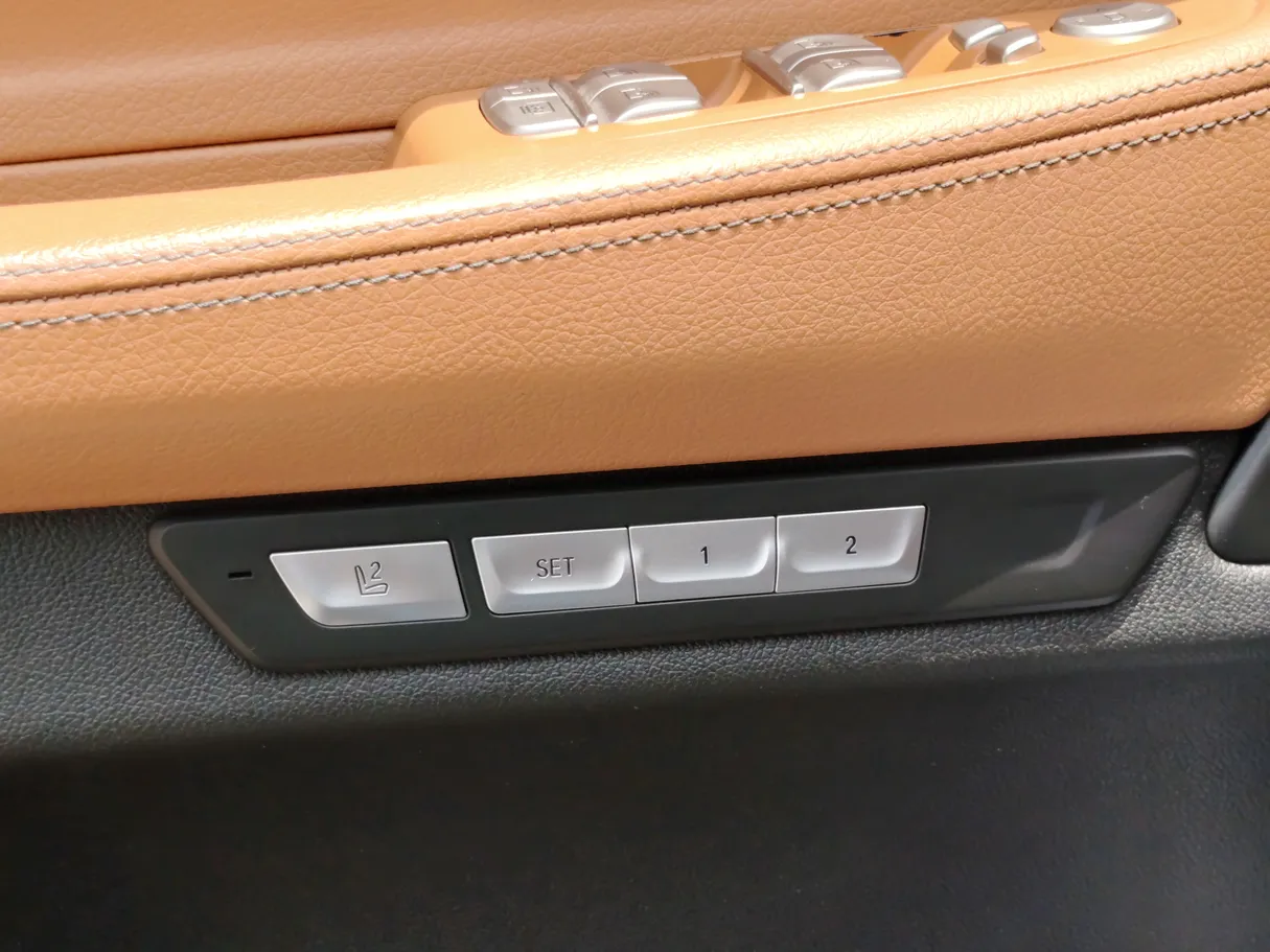 Car image 39