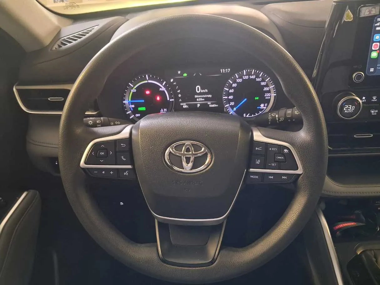 Car image 18