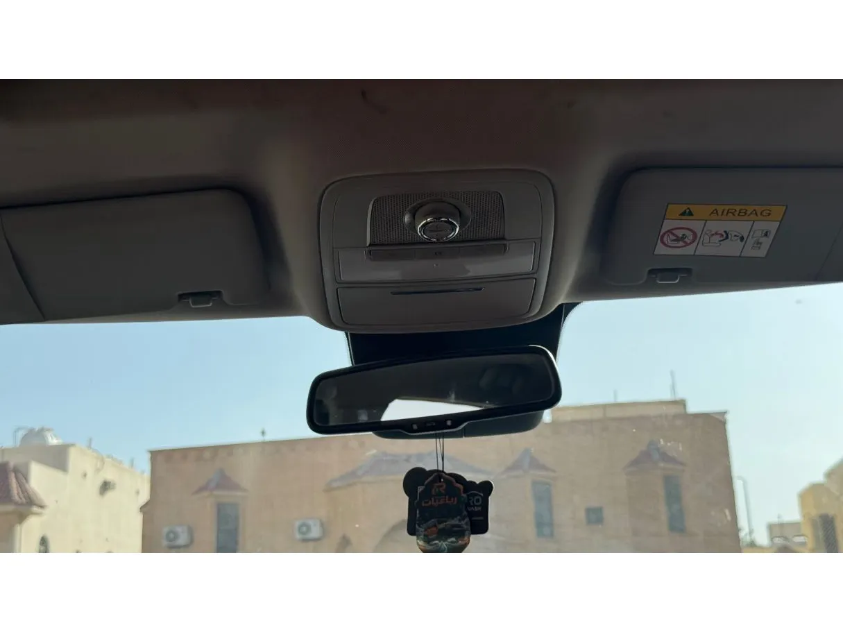 Car image 22