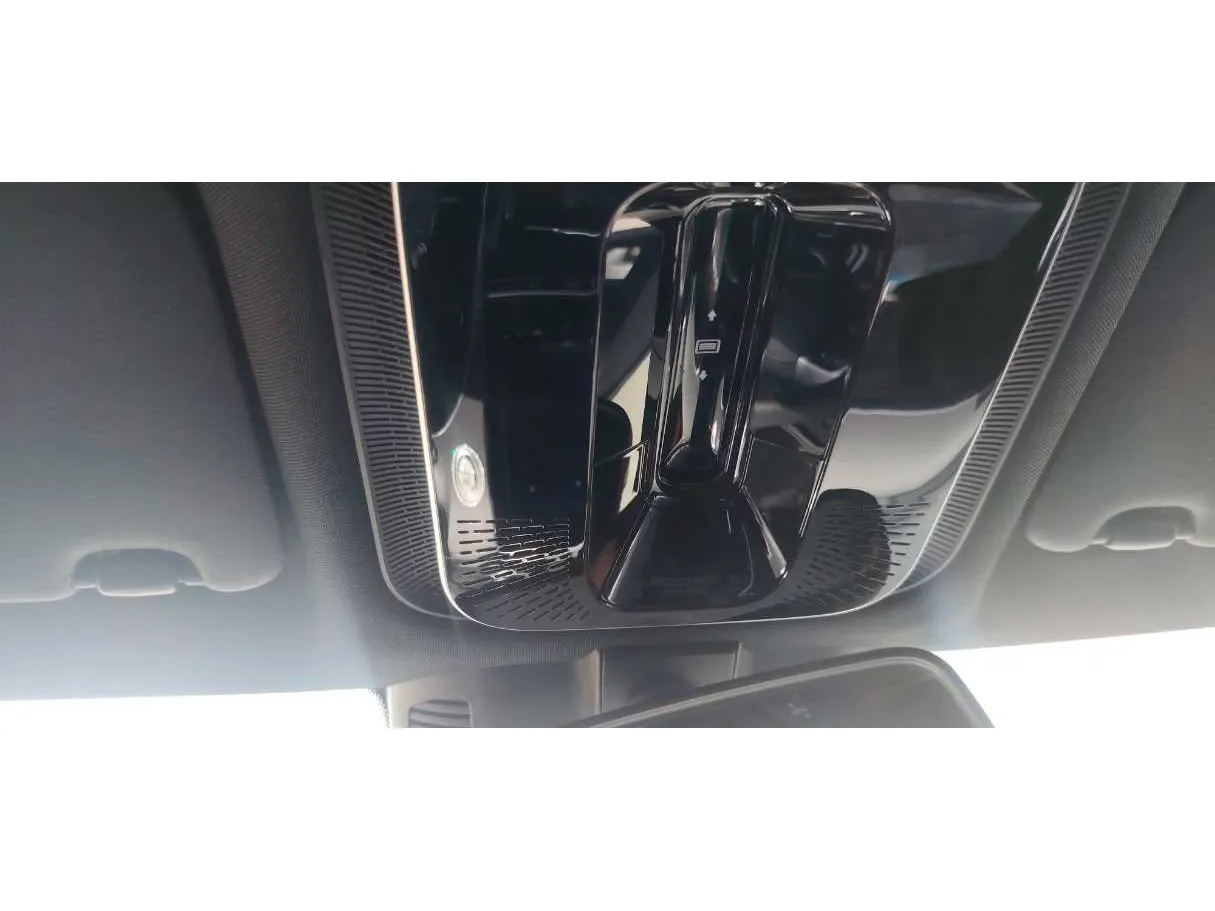 Car image 29