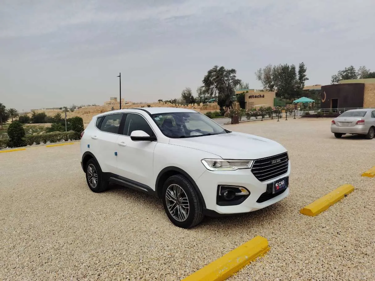 Car image 3