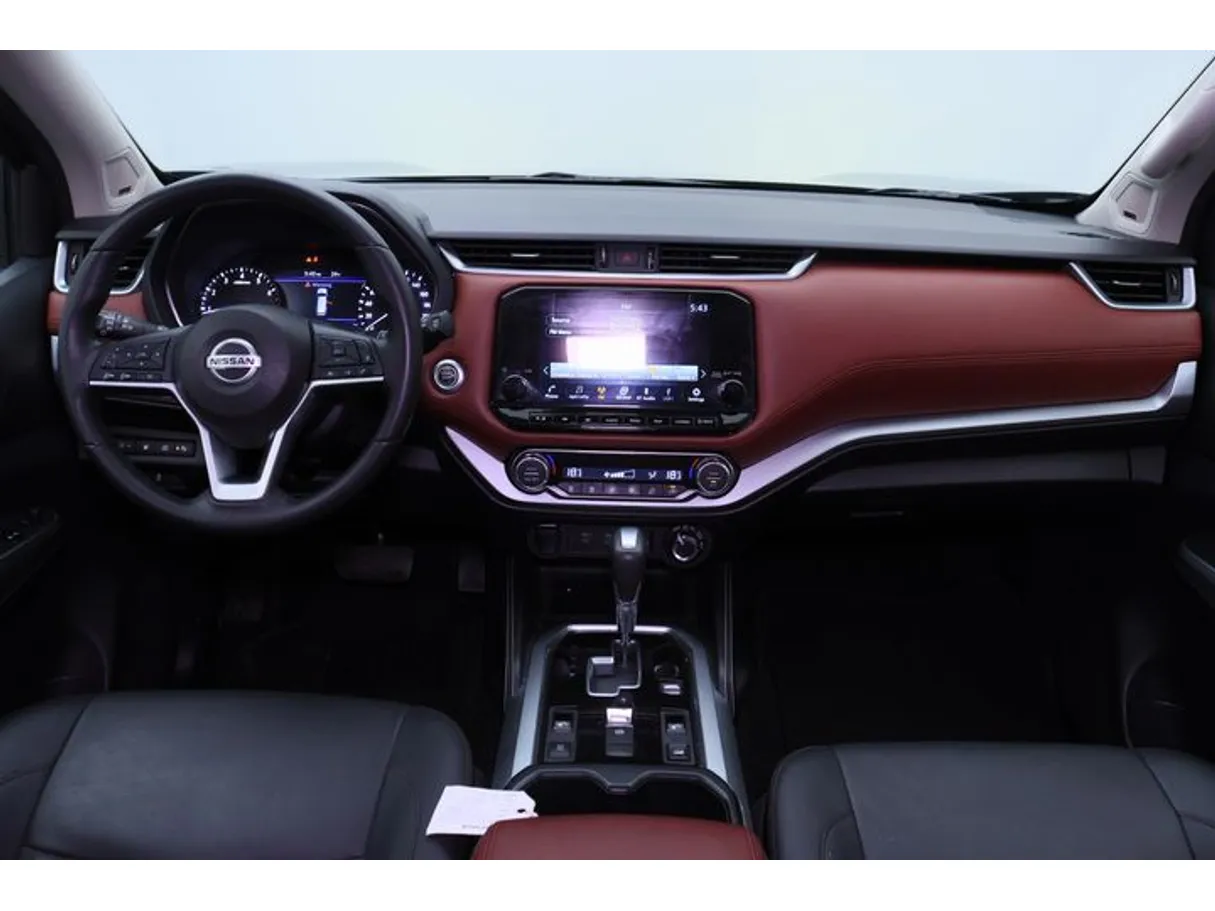 Car image 14