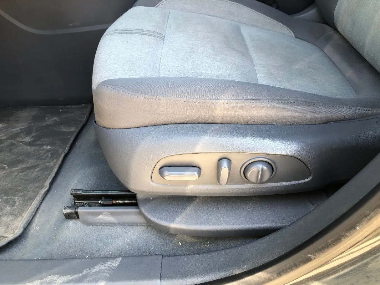 Car image 22