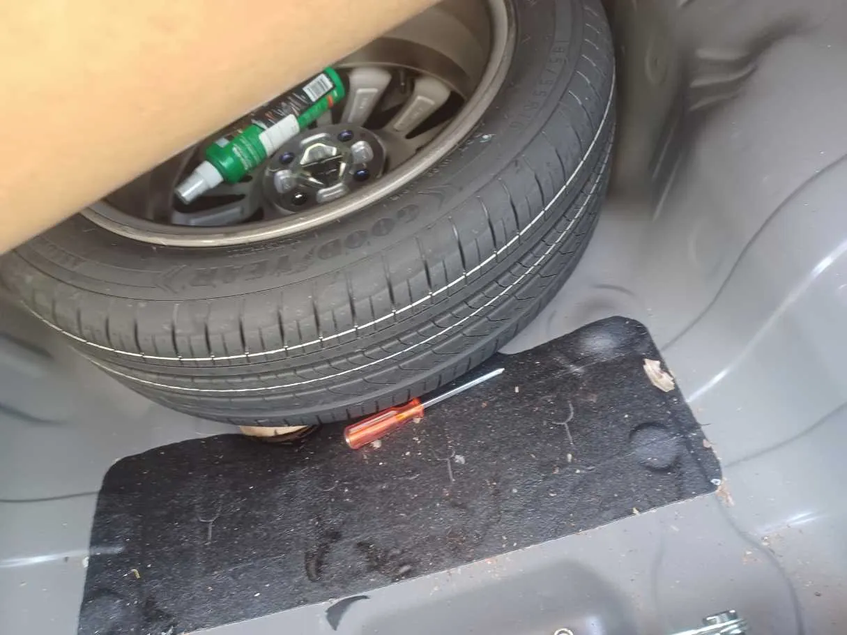 Car image 21