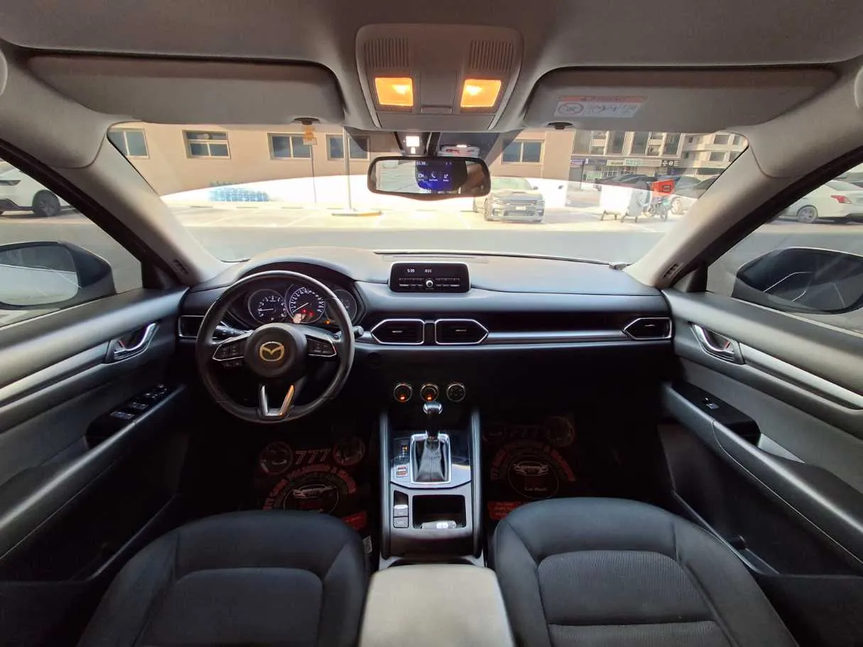 Car image 14