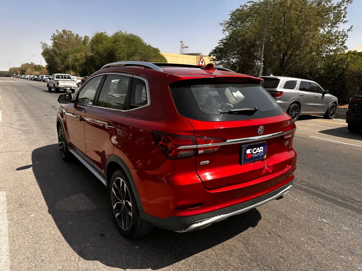 Car image 7