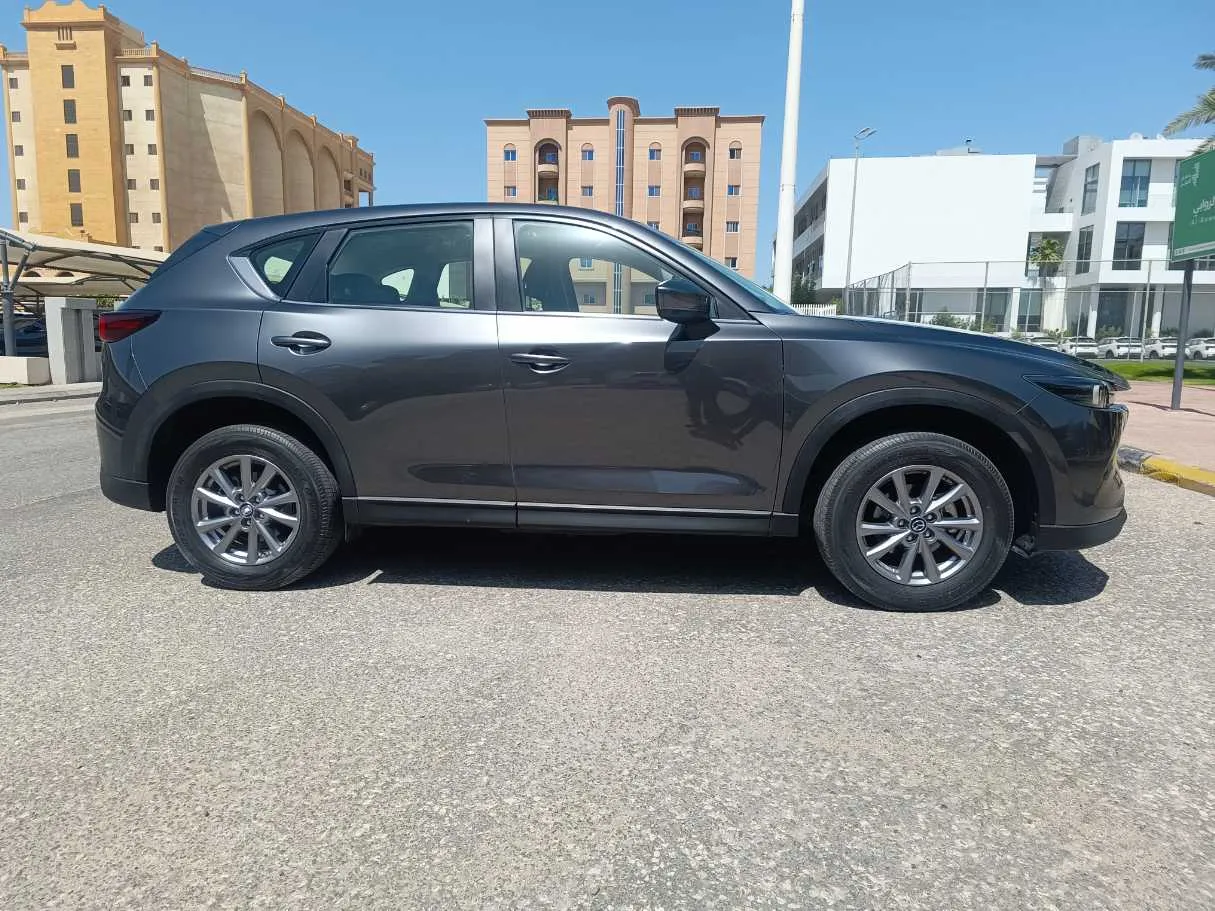 Car image 2