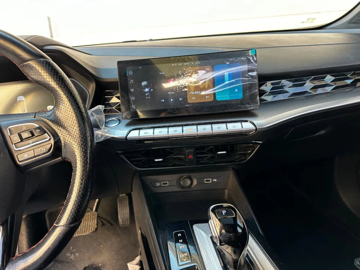 Car image 17