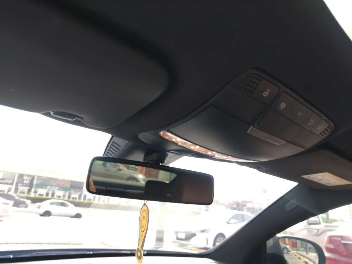 Car image 32