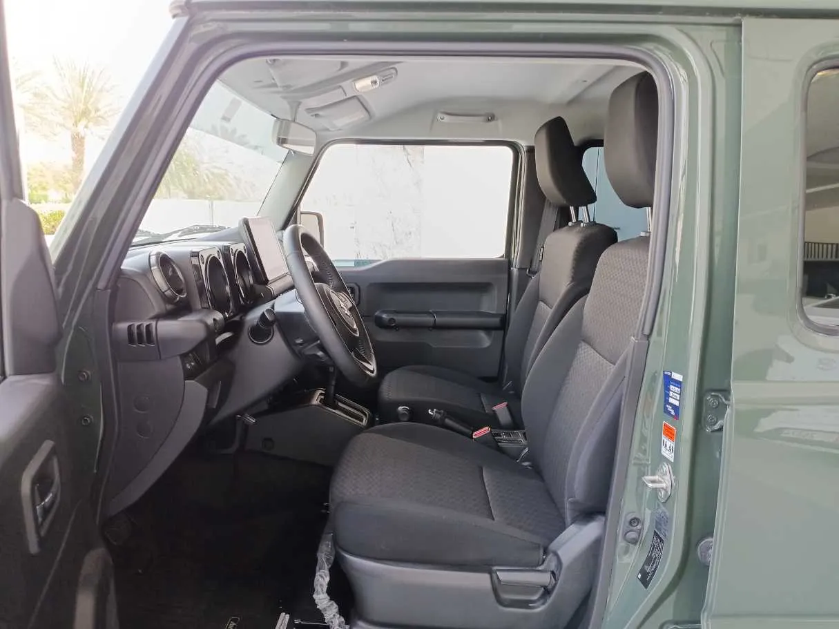 Car image 12