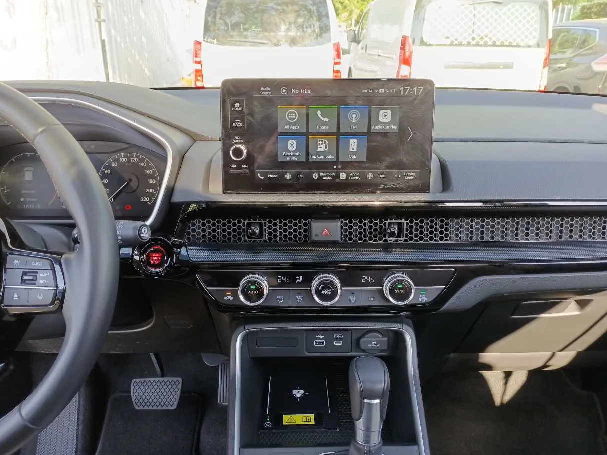 Car image 17
