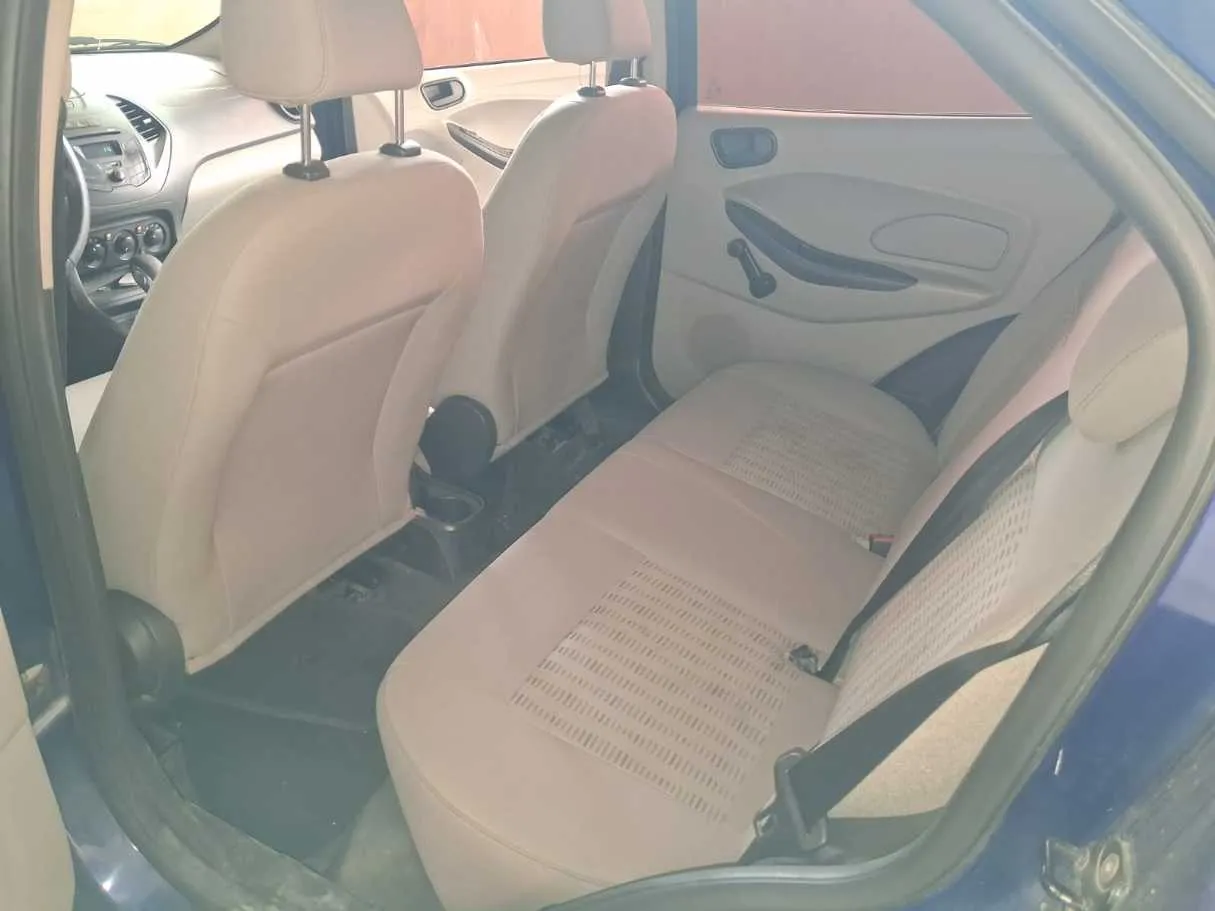 Car image 10