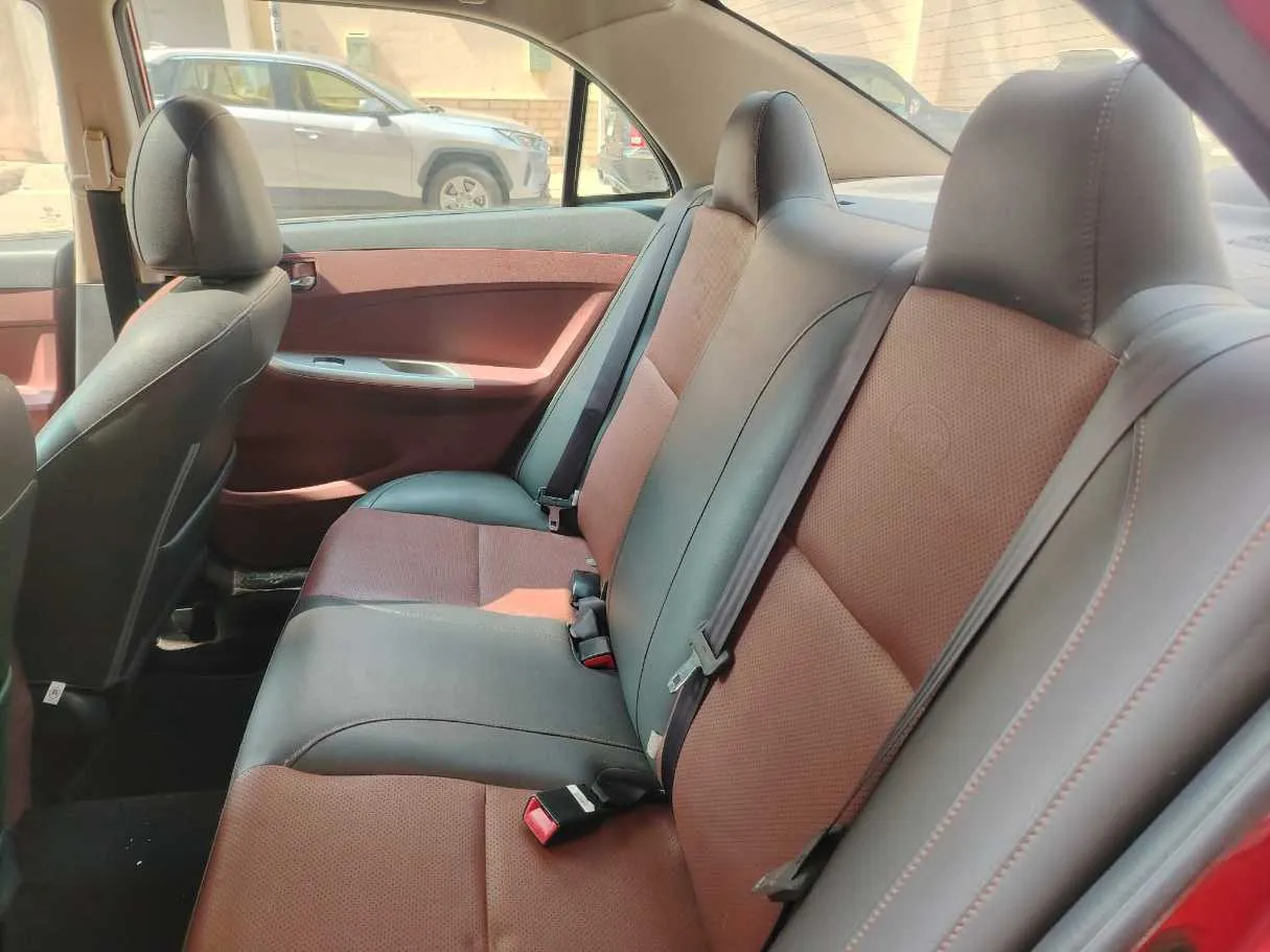 Car image 18