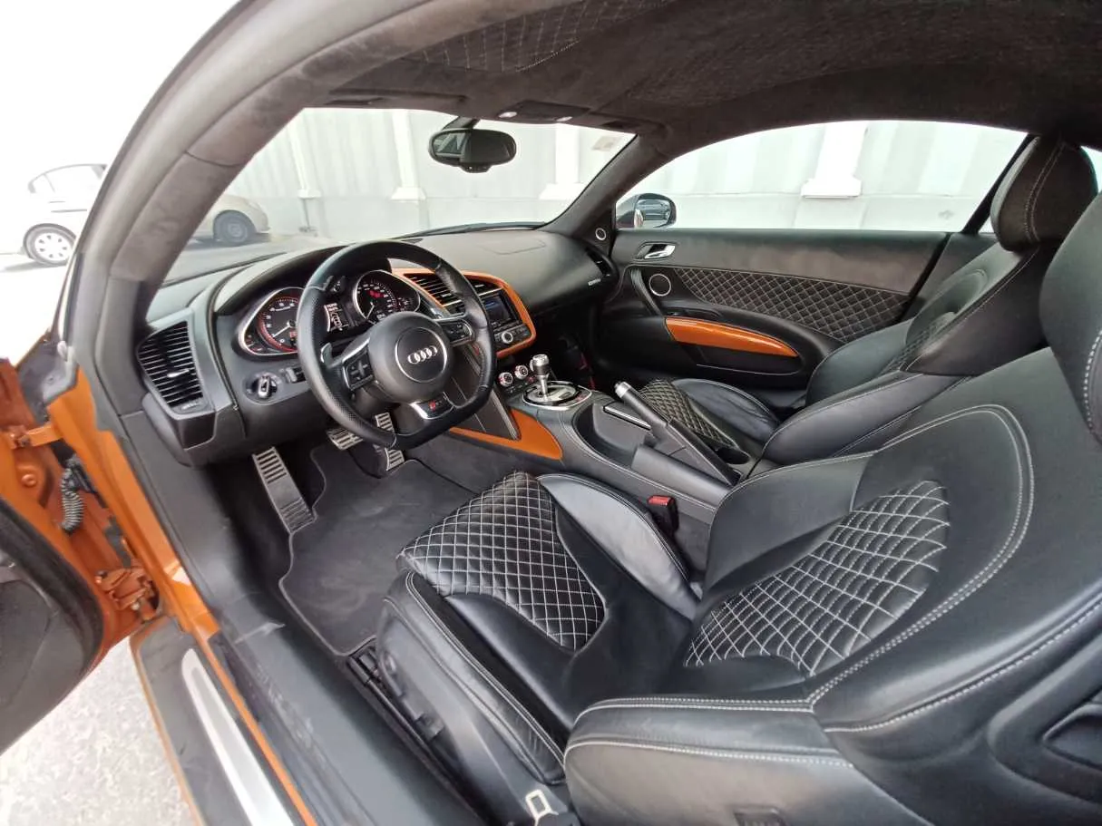 Car image 11