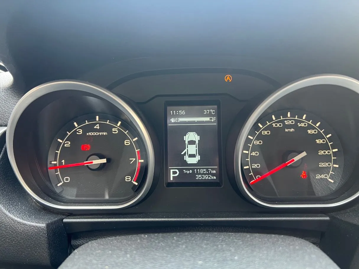 Car image 19
