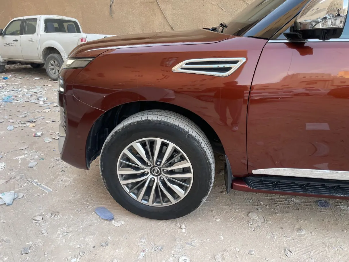Car image 8