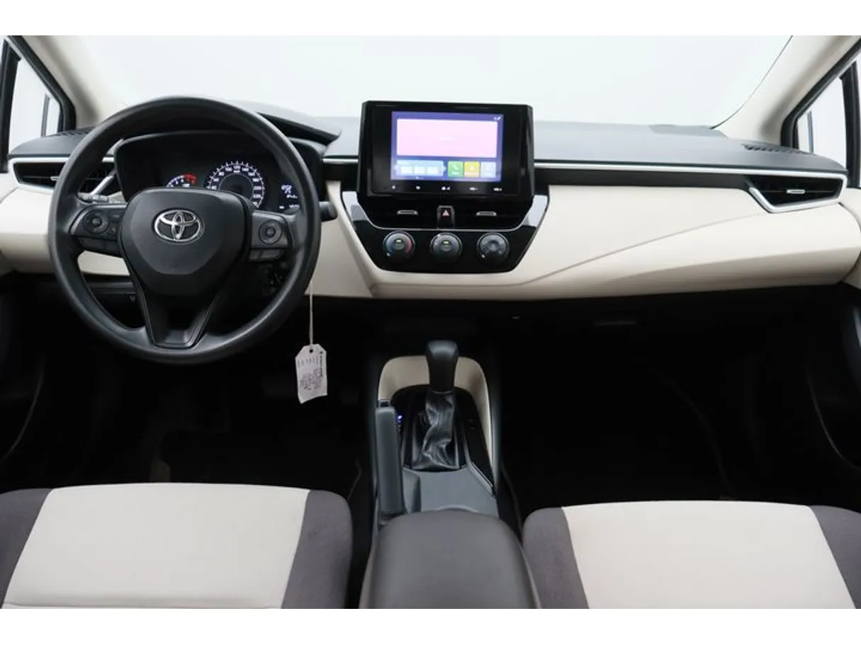 Car image 14