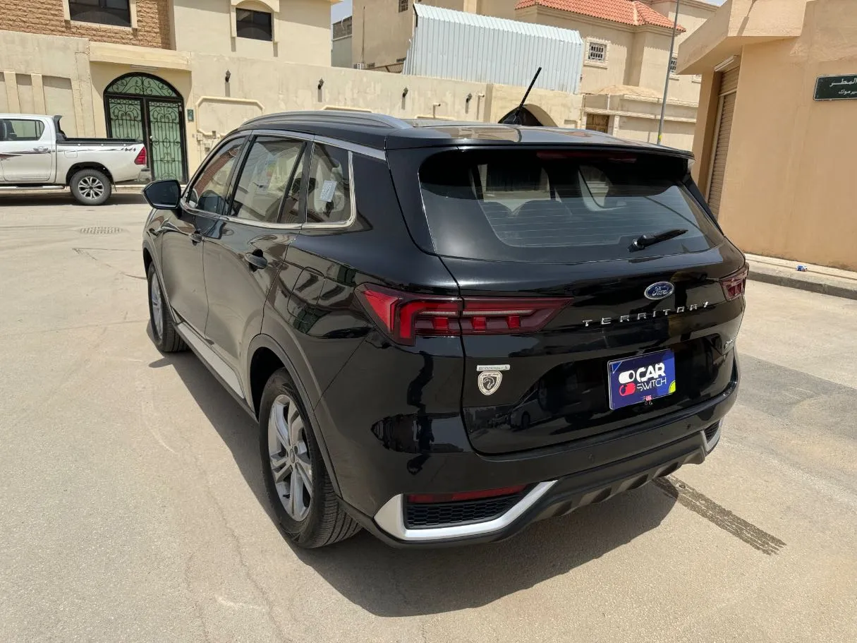 Car image 7