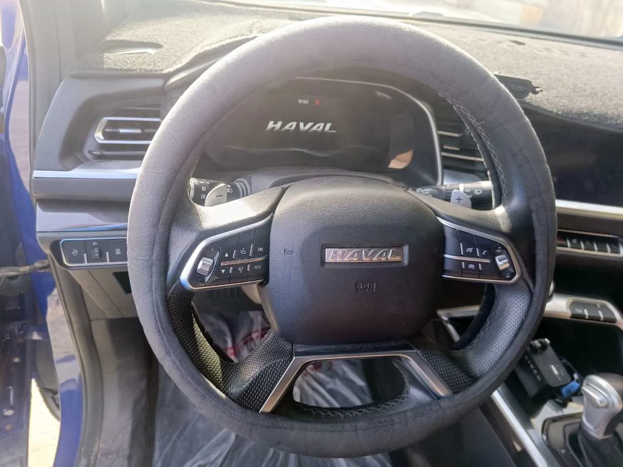 Car image 25