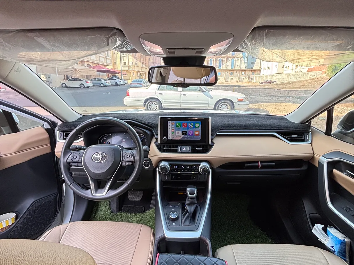 Car image 5