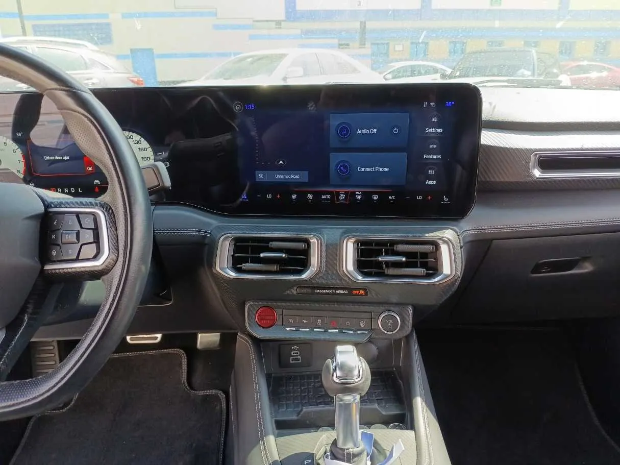 Car image 16