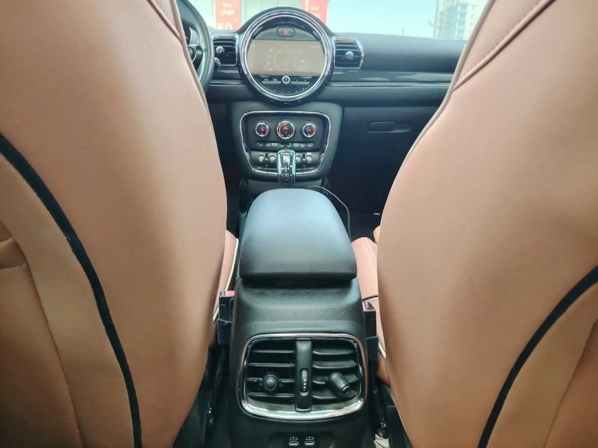 Car image 25