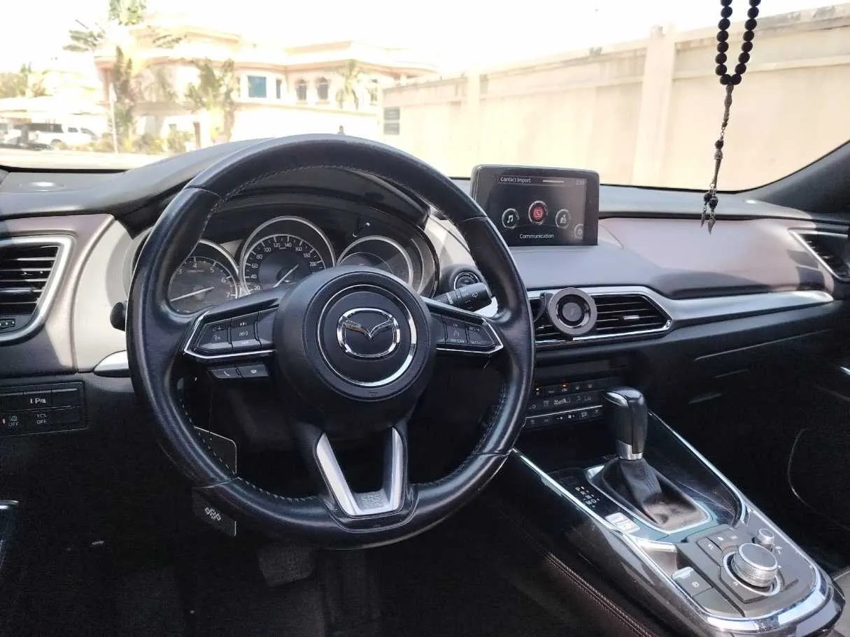 Car image 27