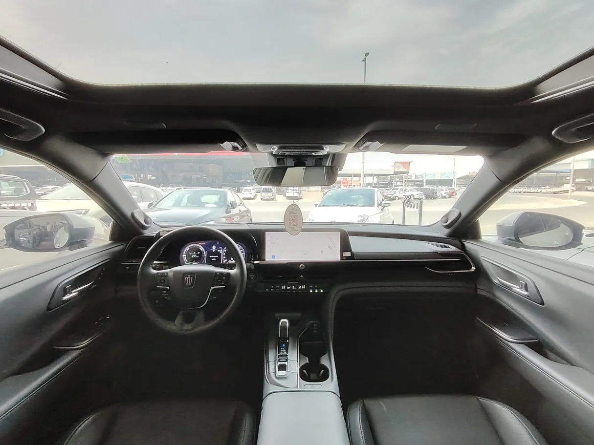 Car image 25