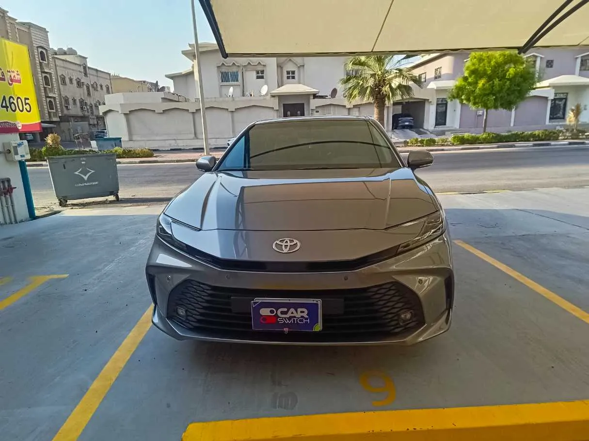 Car image 3