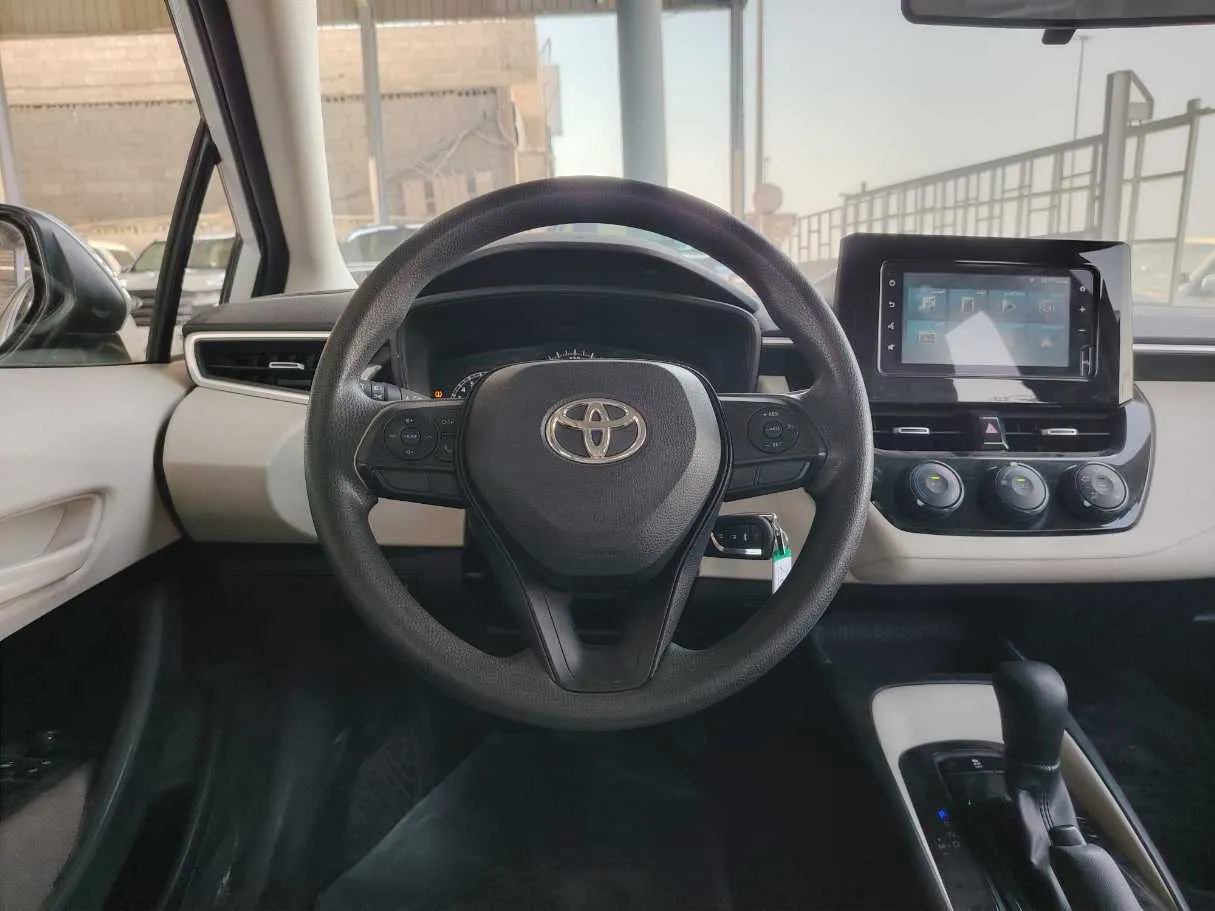 Car image 24