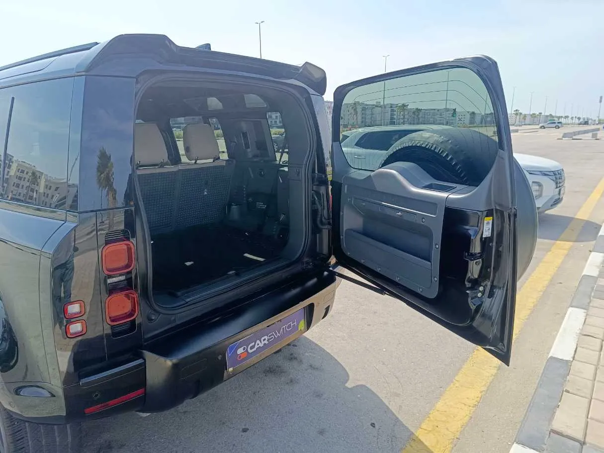Car image 27