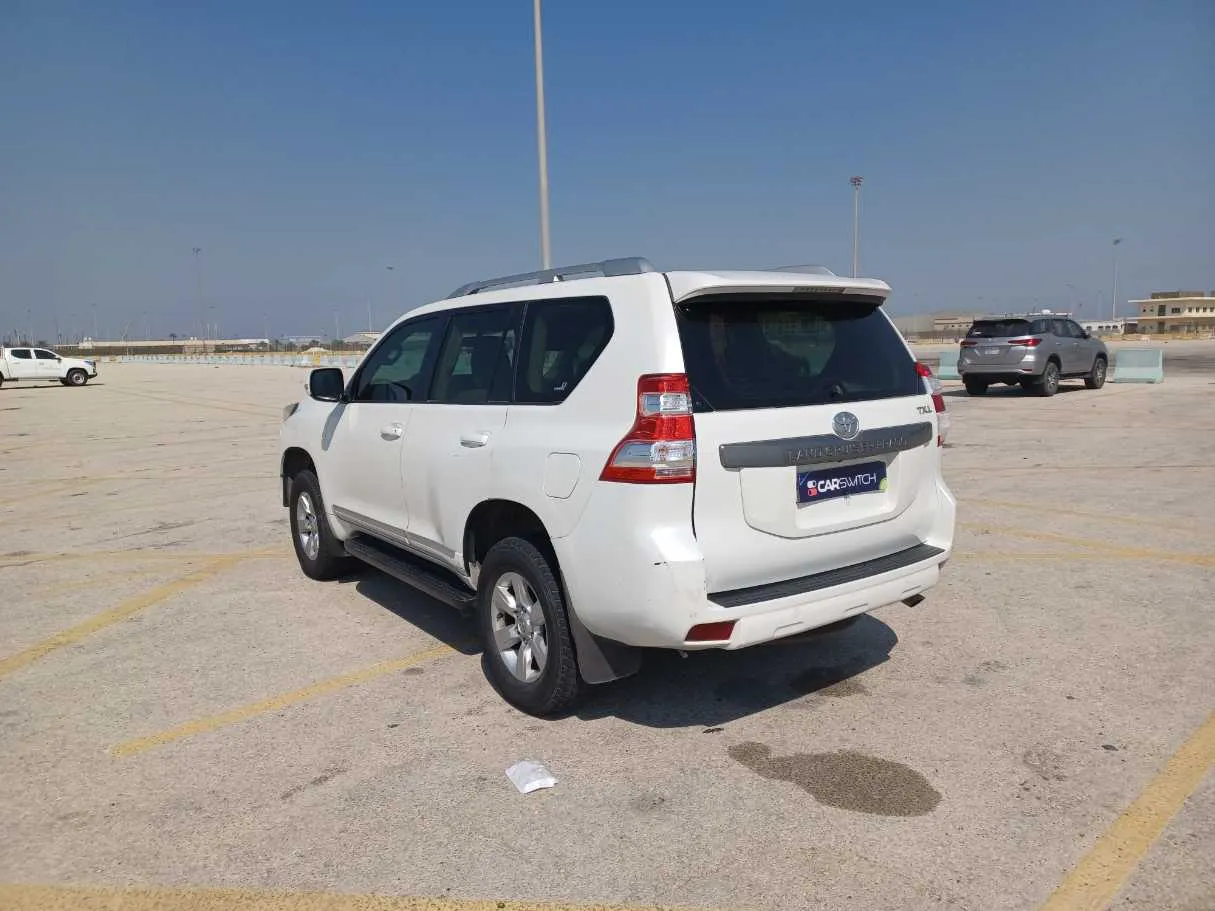 Car image 7
